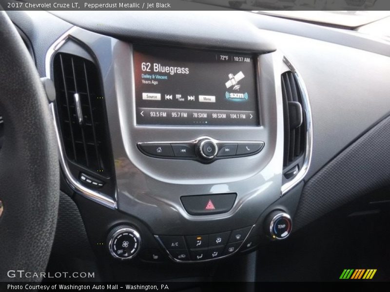 Pepperdust Metallic / Jet Black 2017 Chevrolet Cruze LT
