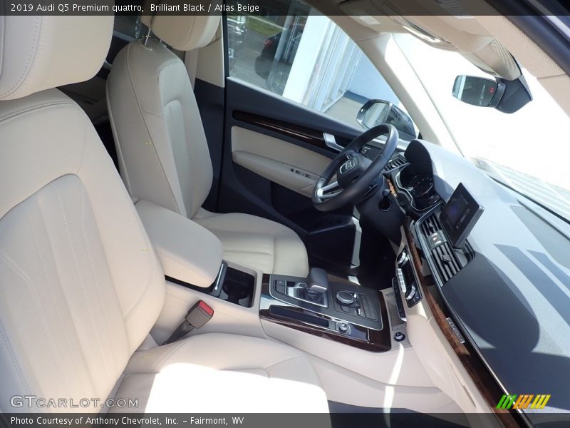 Brilliant Black / Atlas Beige 2019 Audi Q5 Premium quattro