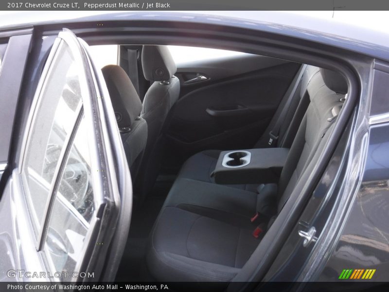 Pepperdust Metallic / Jet Black 2017 Chevrolet Cruze LT