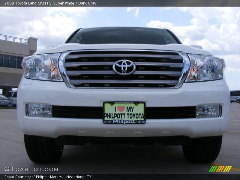 Super White / Dark Gray 2009 Toyota Land Cruiser