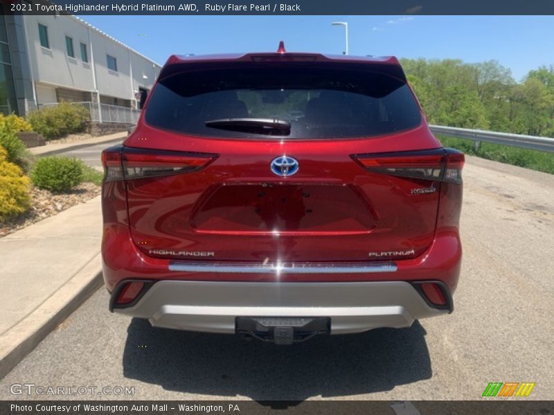 Ruby Flare Pearl / Black 2021 Toyota Highlander Hybrid Platinum AWD