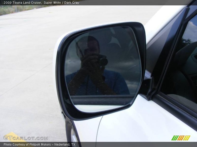 Super White / Dark Gray 2009 Toyota Land Cruiser