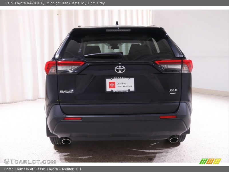 Midnight Black Metallic / Light Gray 2019 Toyota RAV4 XLE
