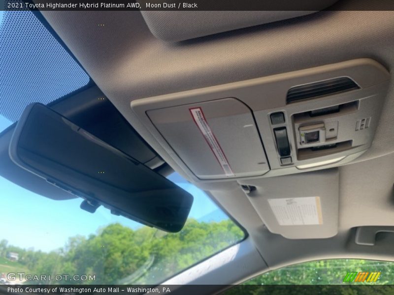Moon Dust / Black 2021 Toyota Highlander Hybrid Platinum AWD