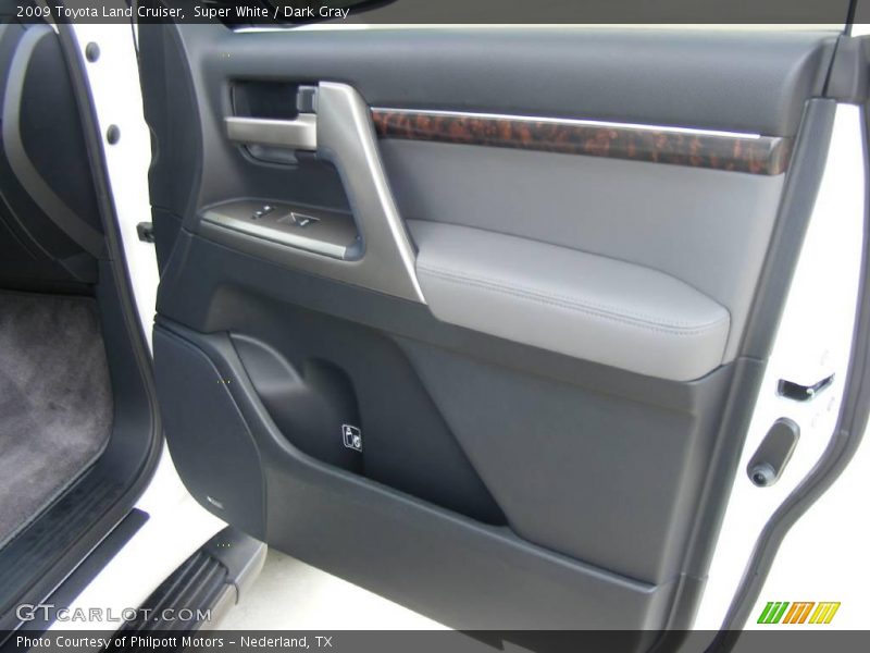 Super White / Dark Gray 2009 Toyota Land Cruiser