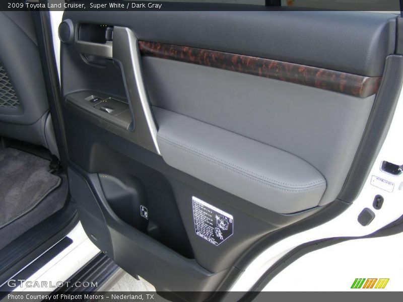 Super White / Dark Gray 2009 Toyota Land Cruiser