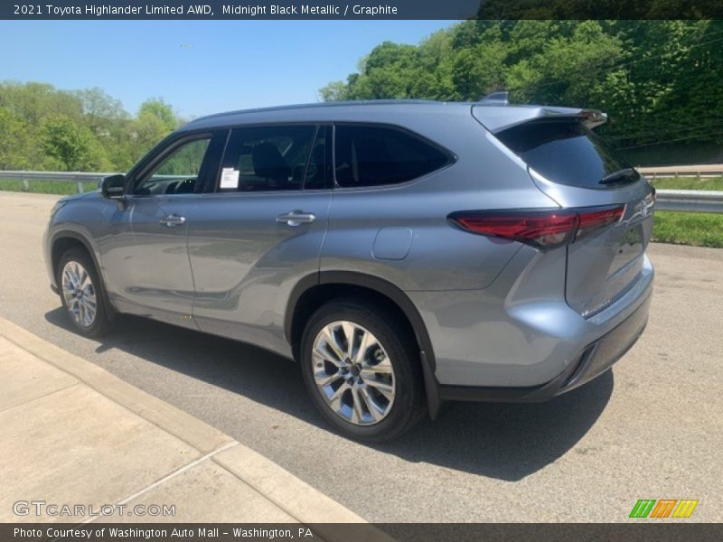 Midnight Black Metallic / Graphite 2021 Toyota Highlander Limited AWD