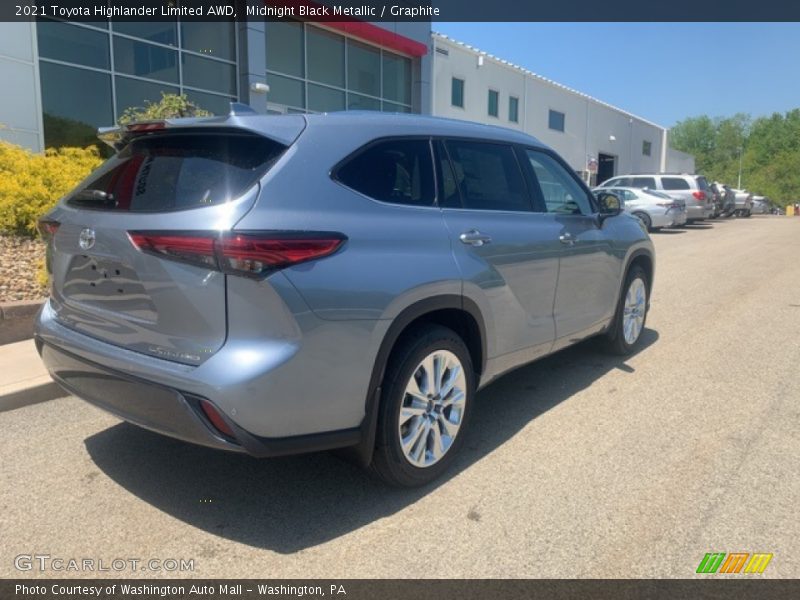 Midnight Black Metallic / Graphite 2021 Toyota Highlander Limited AWD