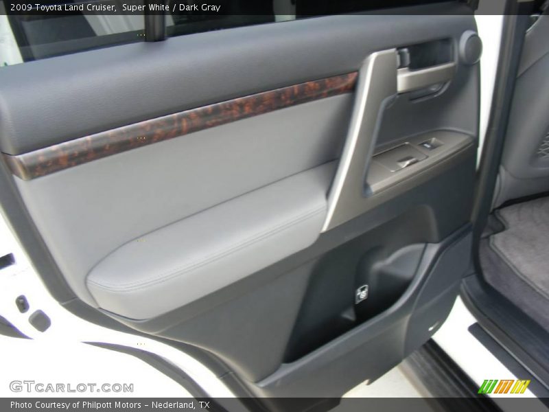 Super White / Dark Gray 2009 Toyota Land Cruiser