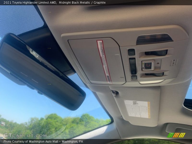 Midnight Black Metallic / Graphite 2021 Toyota Highlander Limited AWD
