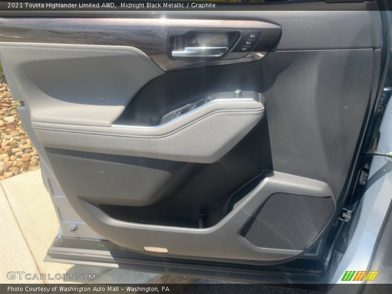 Midnight Black Metallic / Graphite 2021 Toyota Highlander Limited AWD