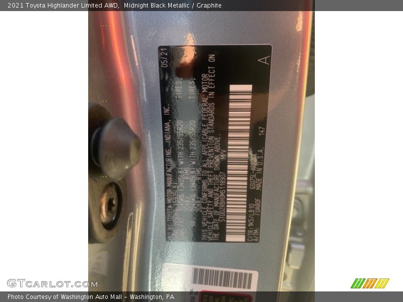 Midnight Black Metallic / Graphite 2021 Toyota Highlander Limited AWD