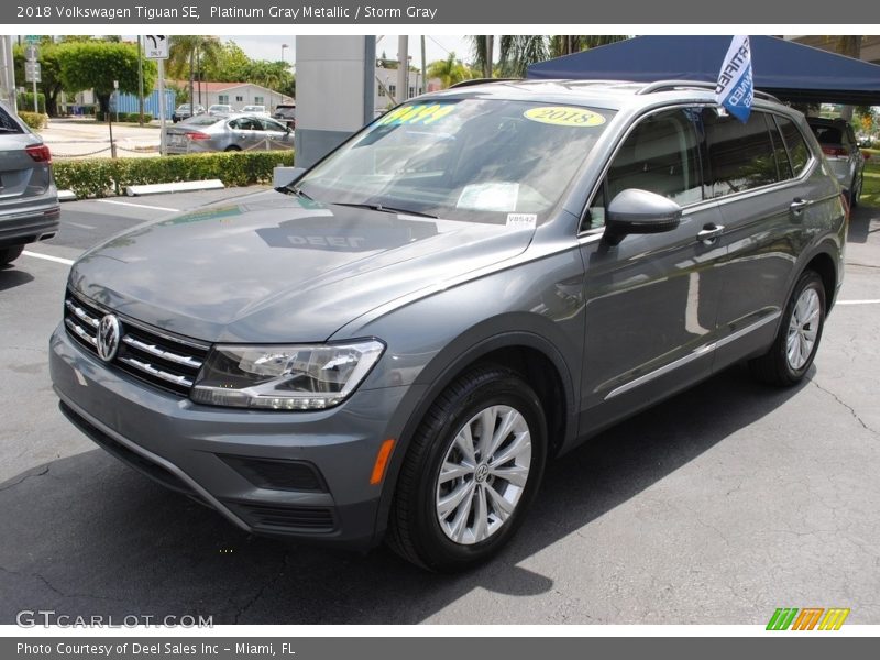 Platinum Gray Metallic / Storm Gray 2018 Volkswagen Tiguan SE