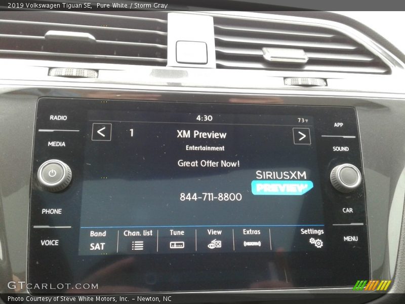 Controls of 2019 Tiguan SE