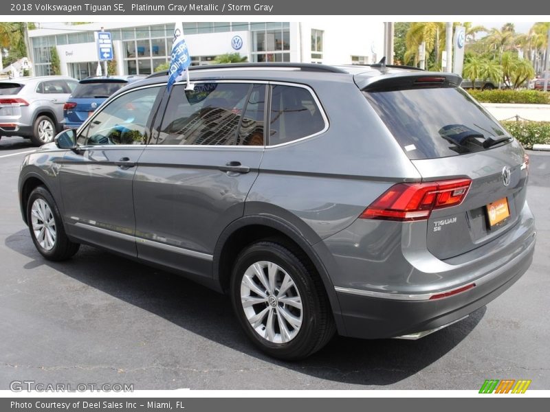 Platinum Gray Metallic / Storm Gray 2018 Volkswagen Tiguan SE
