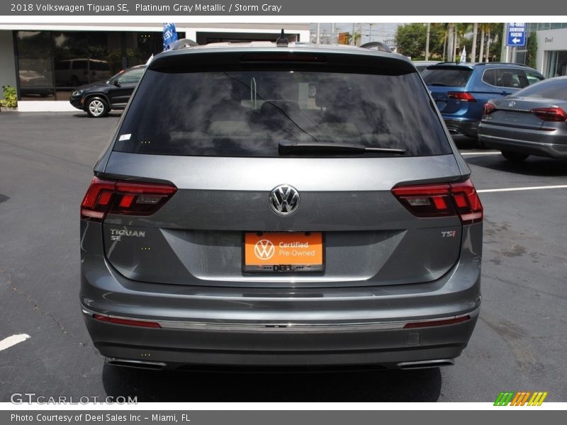 Platinum Gray Metallic / Storm Gray 2018 Volkswagen Tiguan SE