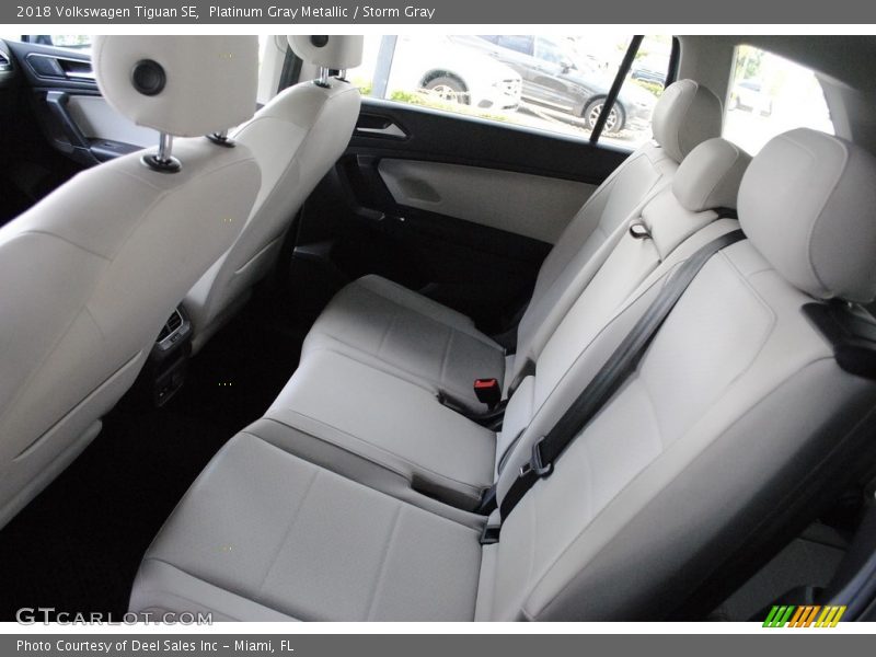 Platinum Gray Metallic / Storm Gray 2018 Volkswagen Tiguan SE