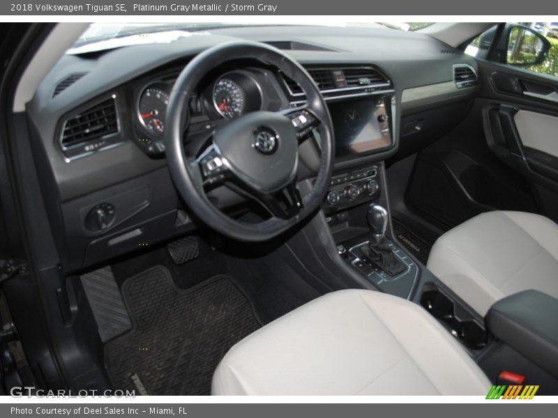 Platinum Gray Metallic / Storm Gray 2018 Volkswagen Tiguan SE