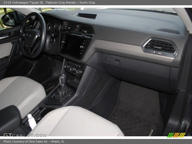 Platinum Gray Metallic / Storm Gray 2018 Volkswagen Tiguan SE