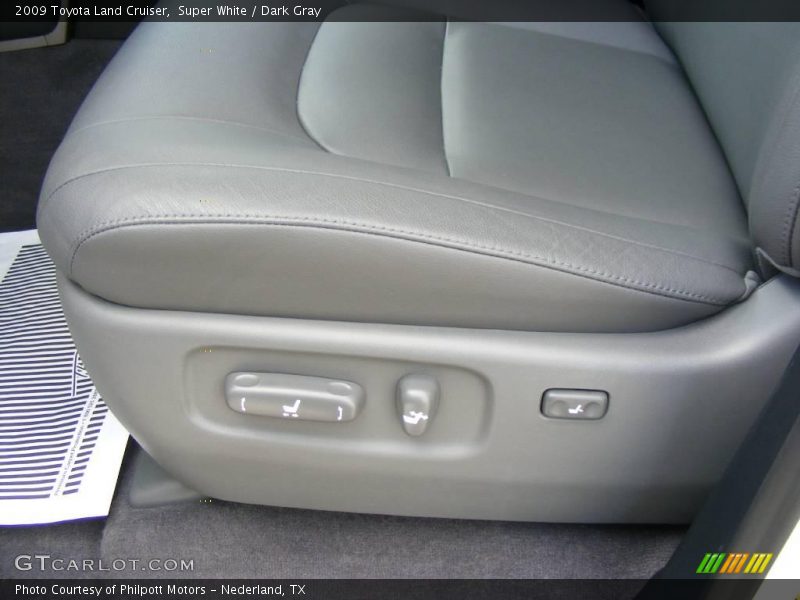 Super White / Dark Gray 2009 Toyota Land Cruiser