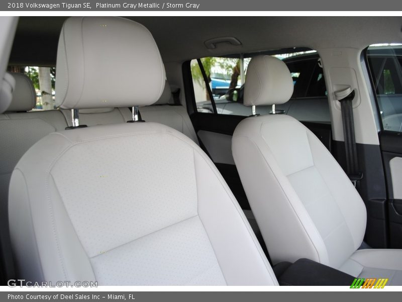 Platinum Gray Metallic / Storm Gray 2018 Volkswagen Tiguan SE