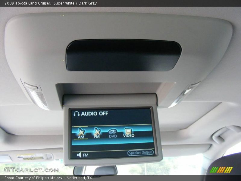 Super White / Dark Gray 2009 Toyota Land Cruiser