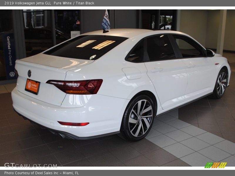 Pure White / Titan Black 2019 Volkswagen Jetta GLI