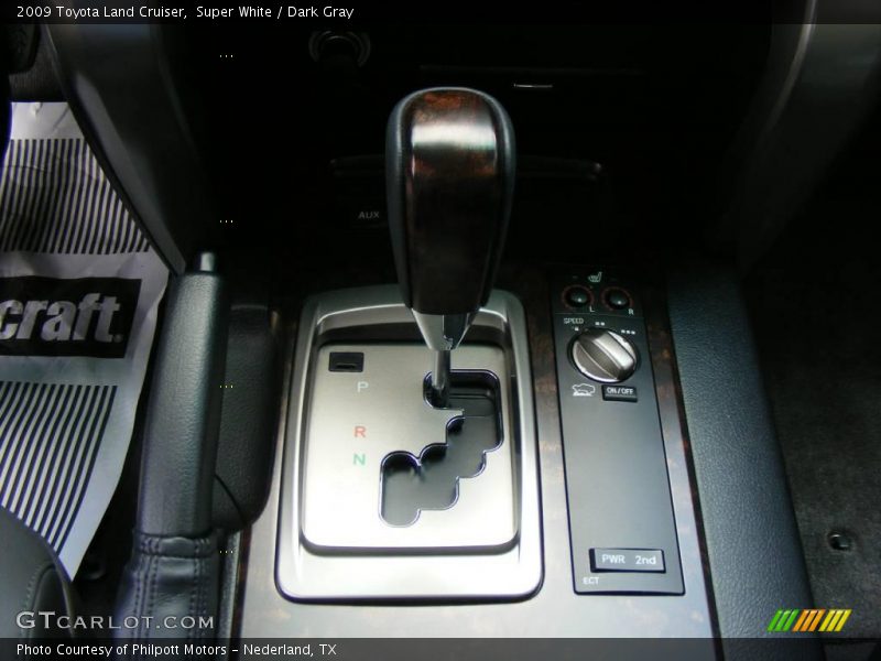 Super White / Dark Gray 2009 Toyota Land Cruiser