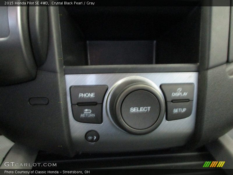 Controls of 2015 Pilot SE 4WD