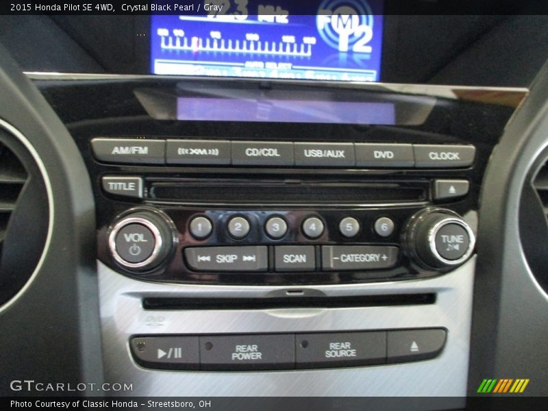 Controls of 2015 Pilot SE 4WD