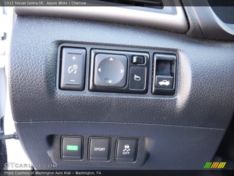 Aspen White / Charcoal 2013 Nissan Sentra SR