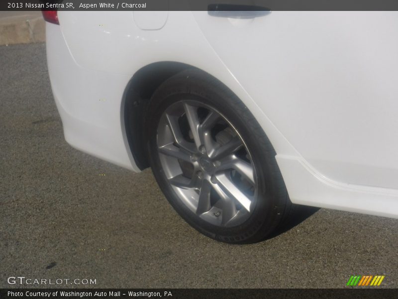 Aspen White / Charcoal 2013 Nissan Sentra SR
