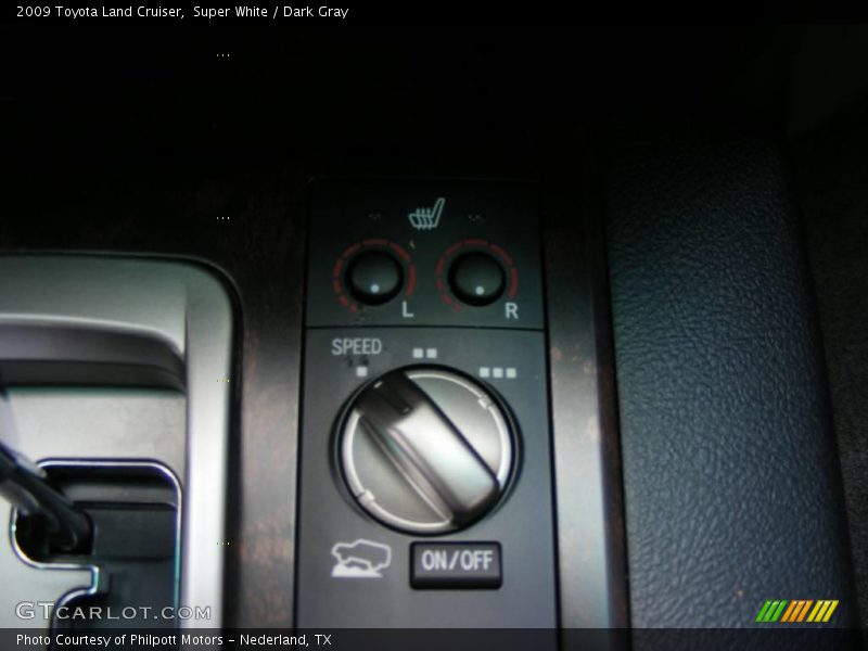 Super White / Dark Gray 2009 Toyota Land Cruiser