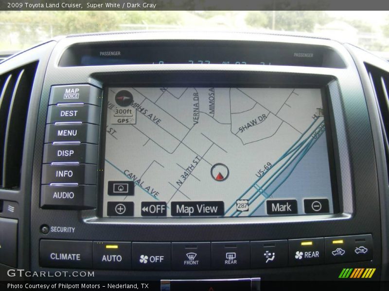 Super White / Dark Gray 2009 Toyota Land Cruiser