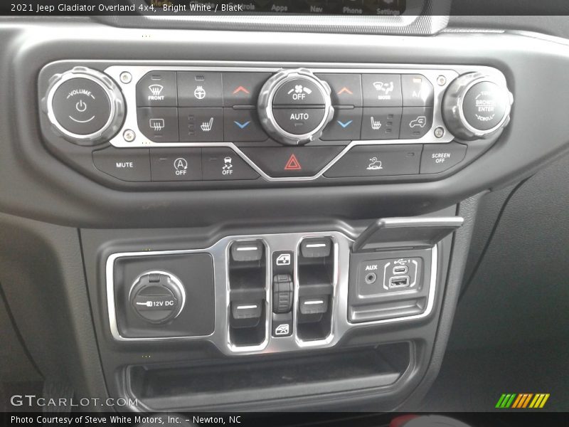Bright White / Black 2021 Jeep Gladiator Overland 4x4