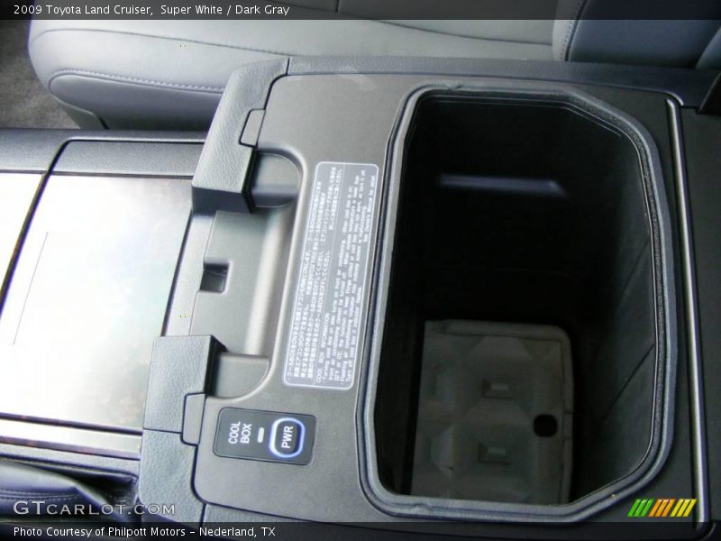 Super White / Dark Gray 2009 Toyota Land Cruiser
