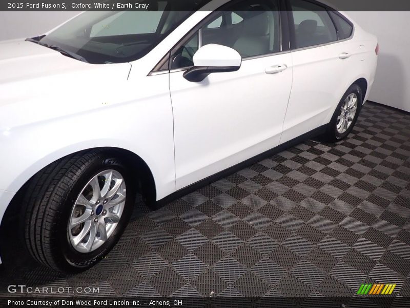 Oxford White / Earth Gray 2015 Ford Fusion S