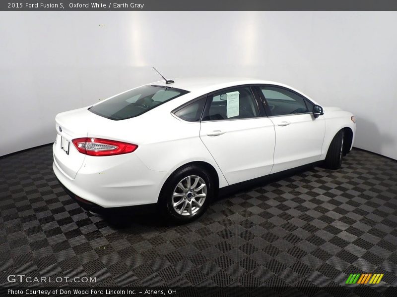 Oxford White / Earth Gray 2015 Ford Fusion S