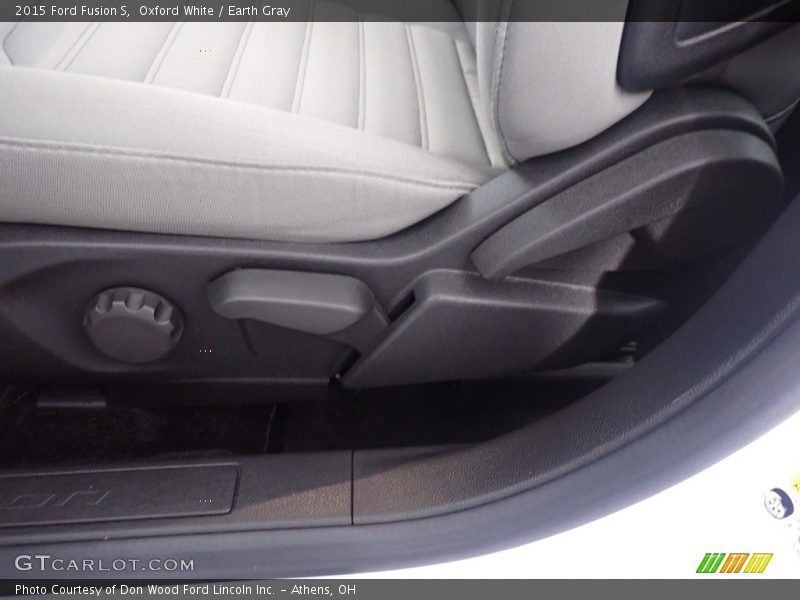 Oxford White / Earth Gray 2015 Ford Fusion S