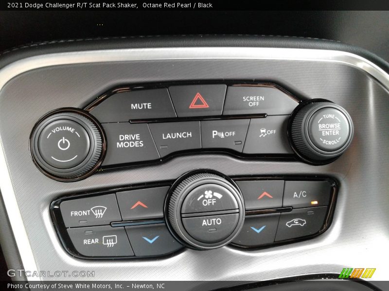 Controls of 2021 Challenger R/T Scat Pack Shaker