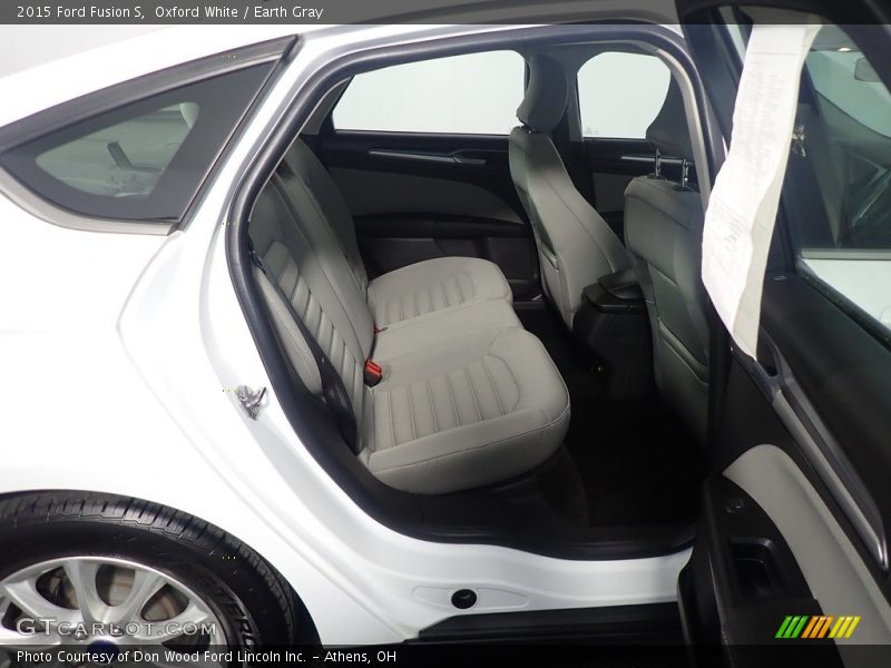 Oxford White / Earth Gray 2015 Ford Fusion S
