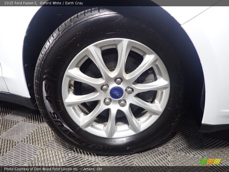Oxford White / Earth Gray 2015 Ford Fusion S
