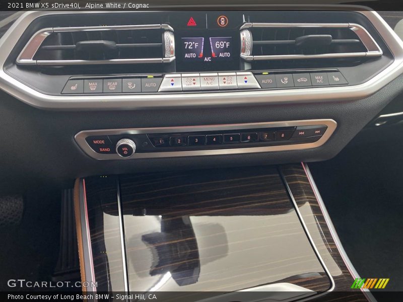 Alpine White / Cognac 2021 BMW X5 sDrive40i