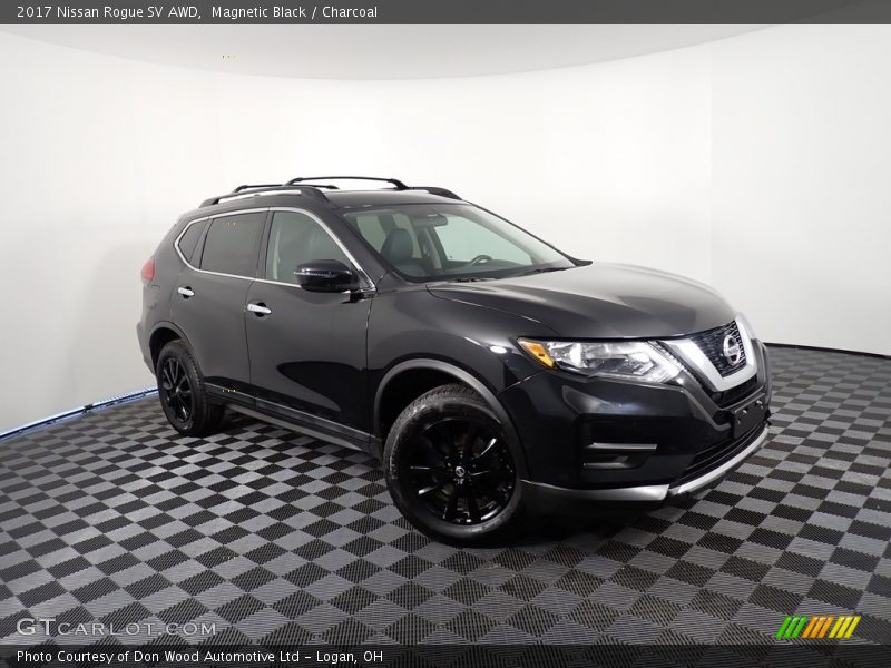 Magnetic Black / Charcoal 2017 Nissan Rogue SV AWD