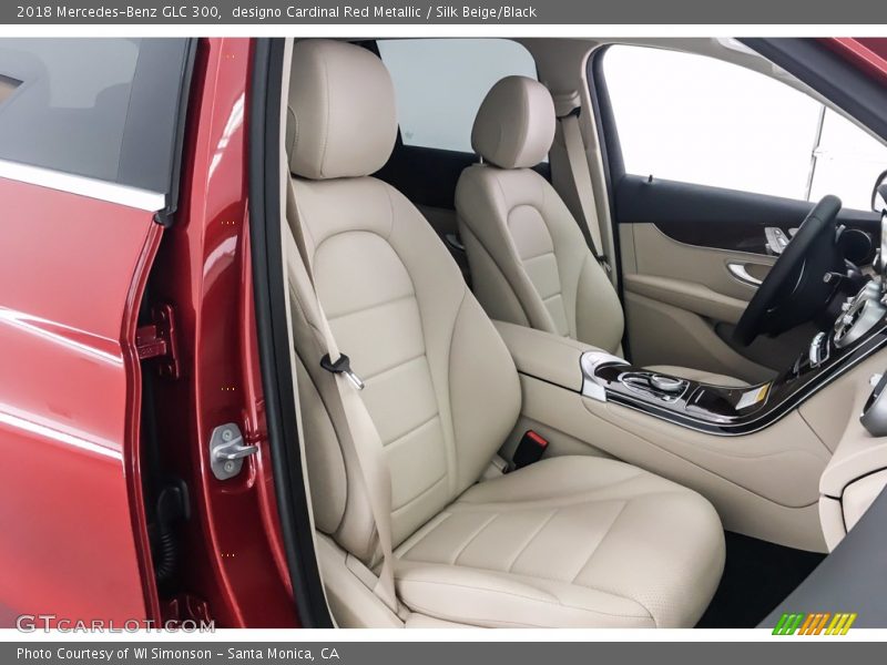 designo Cardinal Red Metallic / Silk Beige/Black 2018 Mercedes-Benz GLC 300