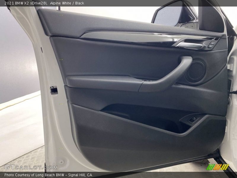 Alpine White / Black 2021 BMW X2 sDrive28i
