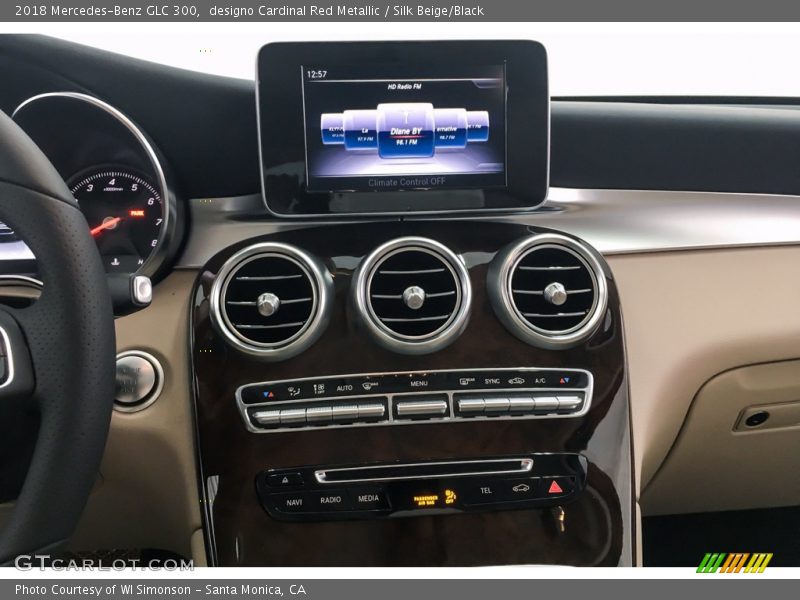 designo Cardinal Red Metallic / Silk Beige/Black 2018 Mercedes-Benz GLC 300