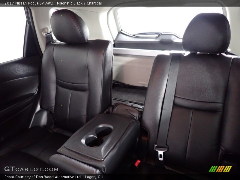 Magnetic Black / Charcoal 2017 Nissan Rogue SV AWD