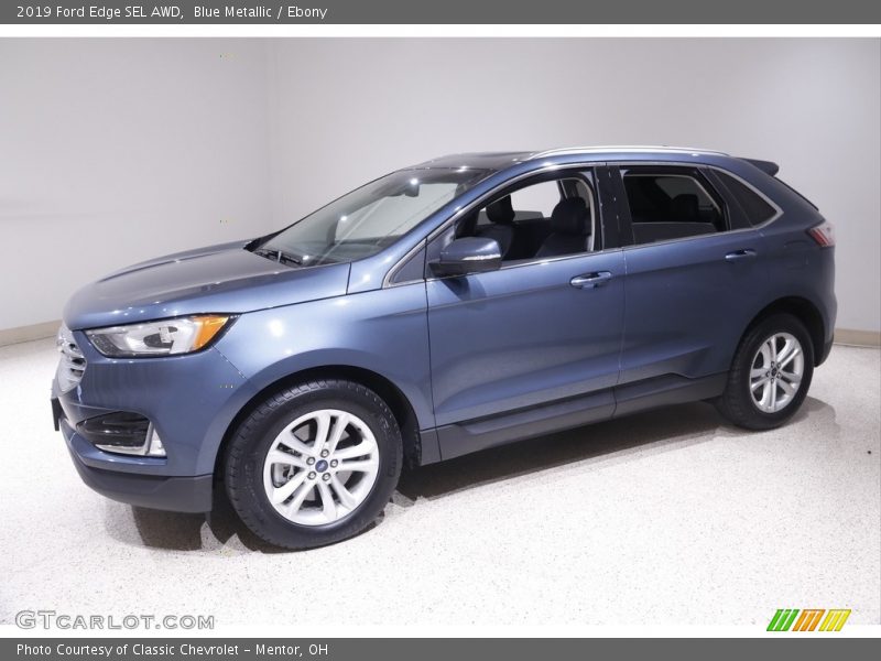 Front 3/4 View of 2019 Edge SEL AWD