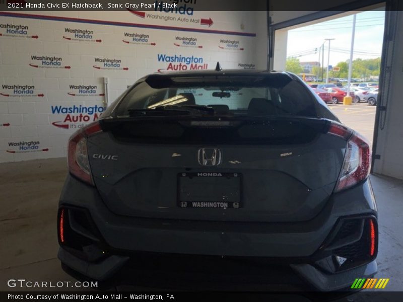 Sonic Gray Pearl / Black 2021 Honda Civic EX Hatchback